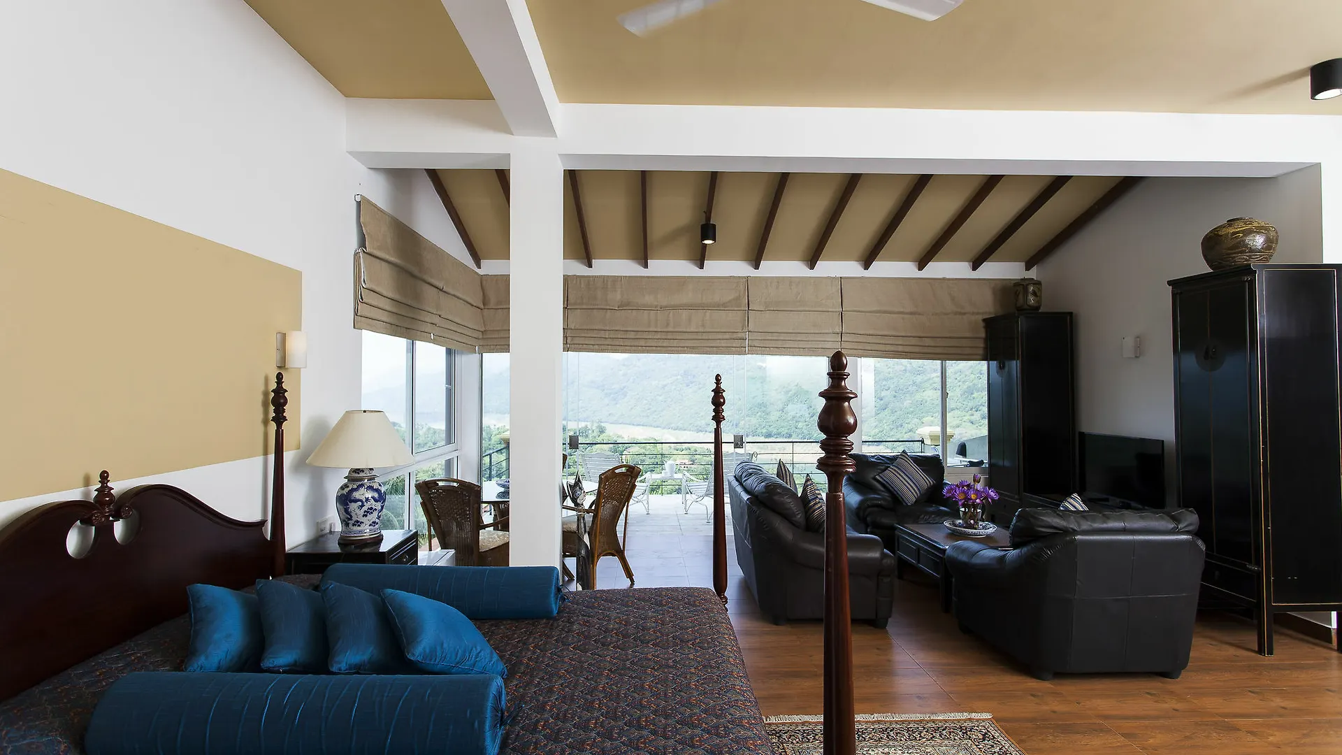 The Albatross, Kandy Villa