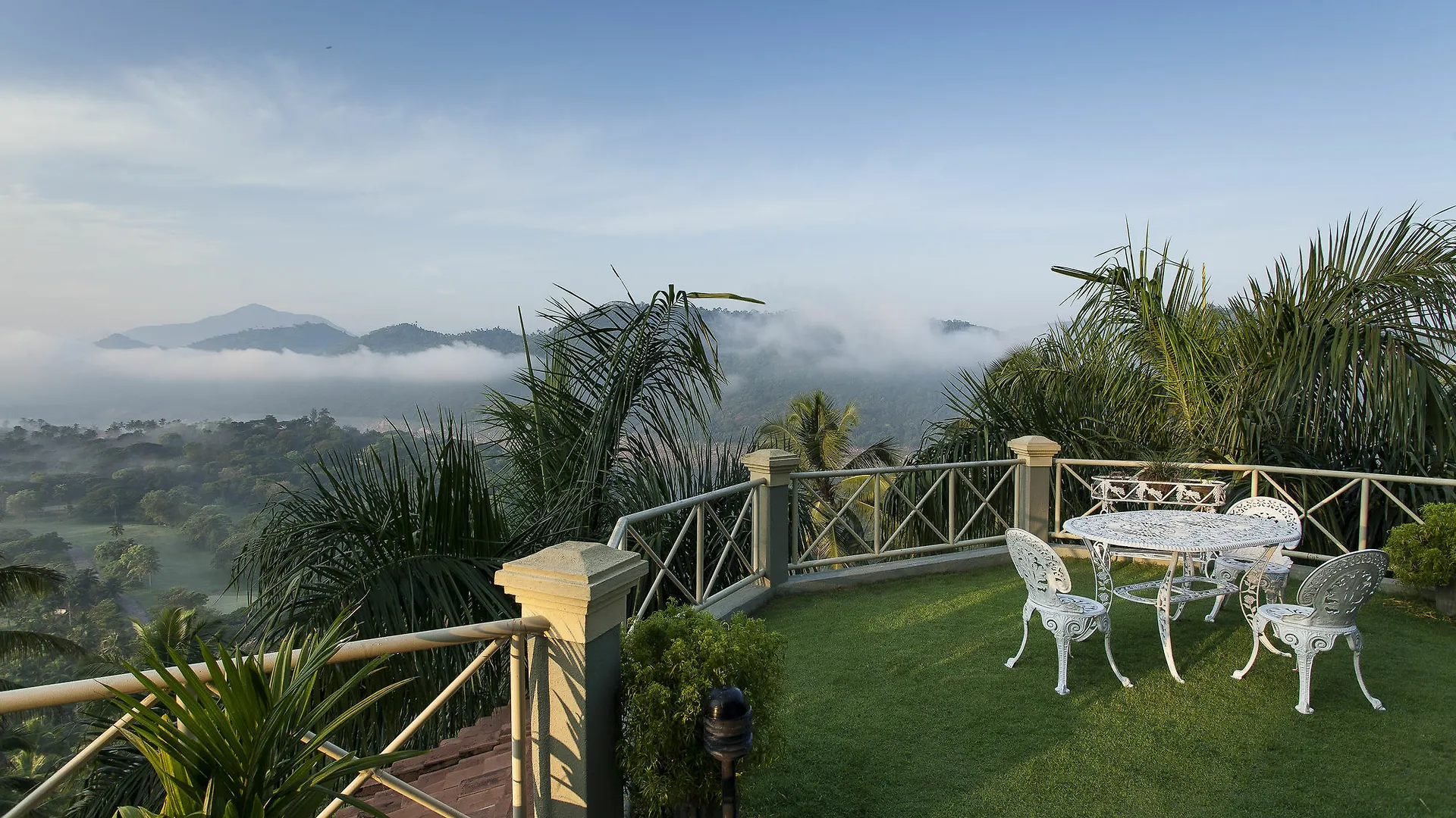The Albatross, Kandy Digana